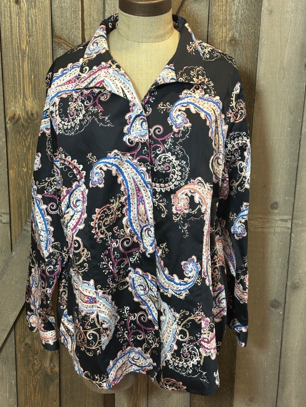 Chico’s Size 3 Black Paisley Button Up 100% Cotton No Iron Hidden Placket Blouse